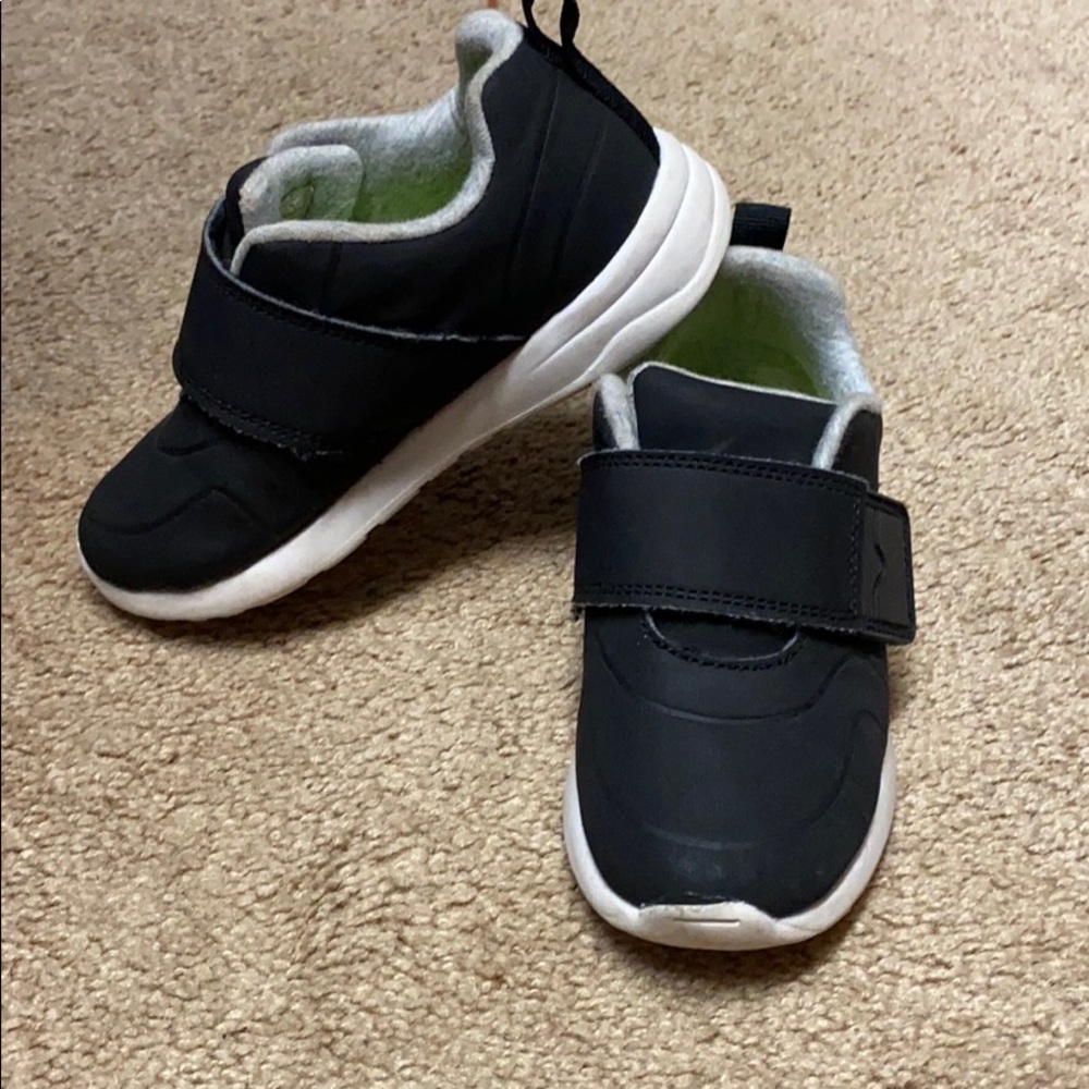 Toddler size 11 cat & jack tennis shoes